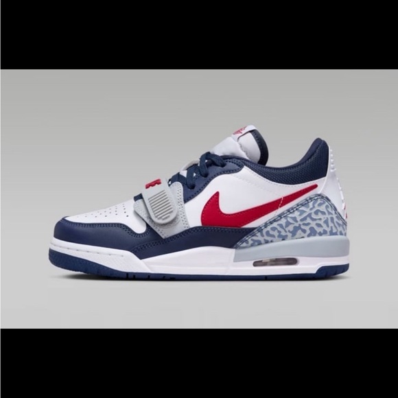 Nike Kids' Navy and Red Sneakers 3 Y - Picture 1 of 6